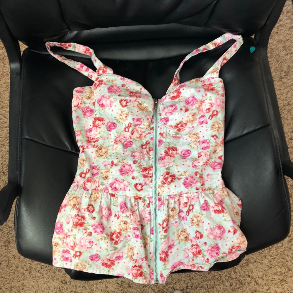 Floral spring zip up tank top